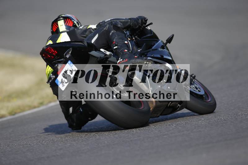 /Archiv-2023/29 05.06.2023 Afterwork Moto Club Anneau du Rhin/vert-novice/backside